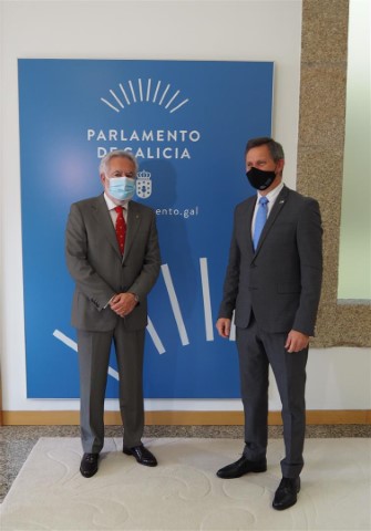 Santalices reitera ao delegado do Goberno a lealdade institucional do Parlamento de Galicia
